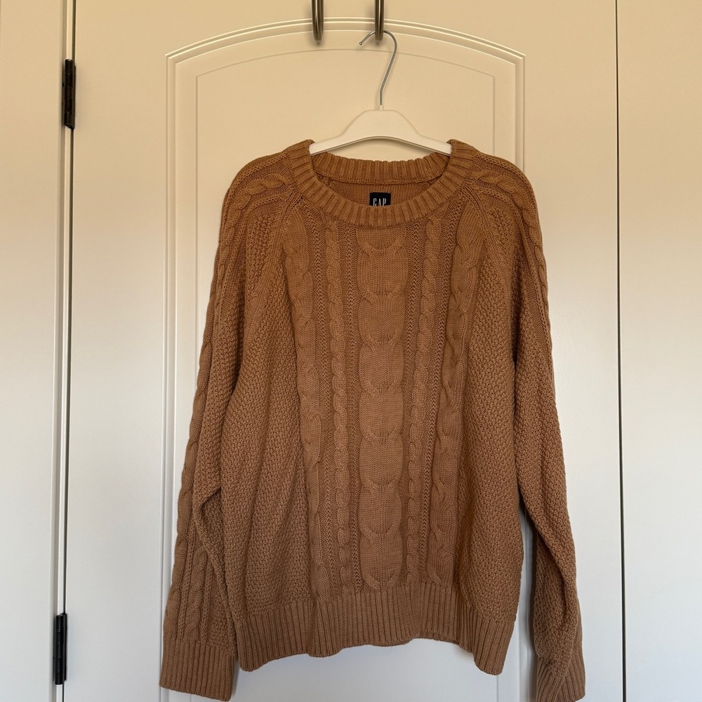 NWT Gap women’s camel sweater